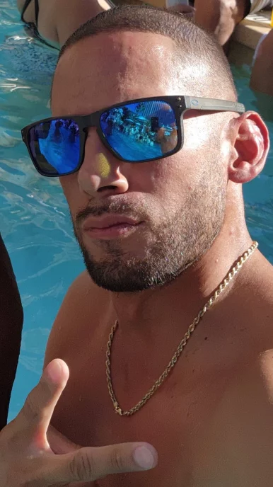 Photo of model @bobbylonng