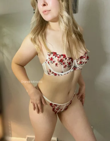 Photo of model @brandiholbrookk