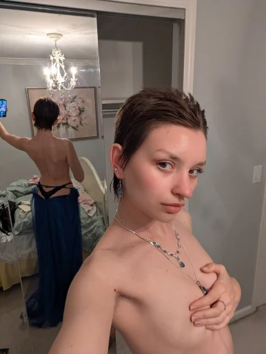 Photo of model @bratty_angel