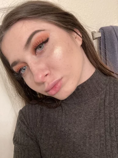 Photo of model @brookebondage