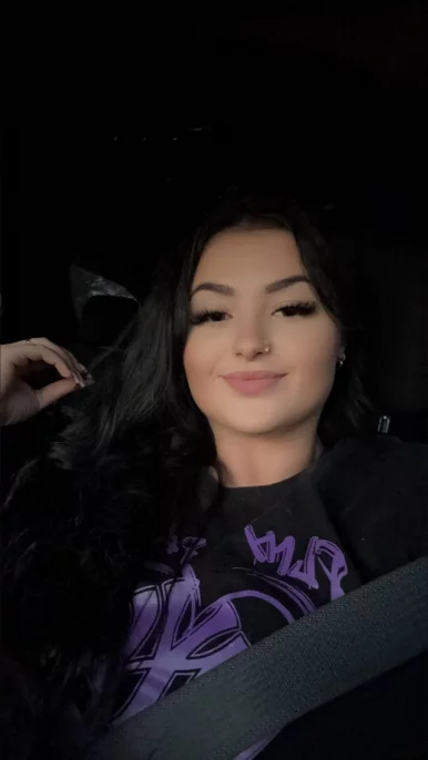 Photo of model @broookiebuns