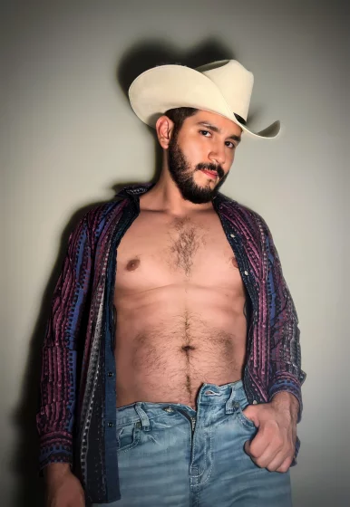 Photo of model @brosaurus