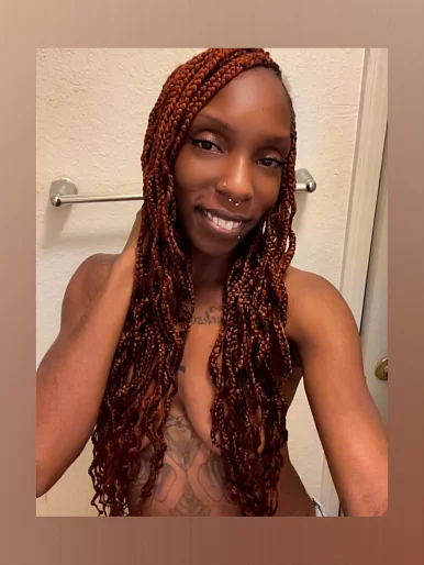 Photo of model @brownskinbeautyy94