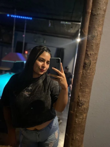 Photo of model @brunette_big_breasts