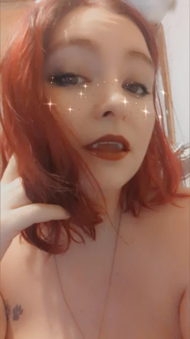 Photo of model @bustyykitten