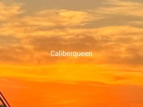 Photo of model @calibercaliqueen