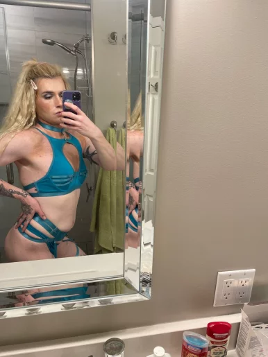 Photo of model @canadianbhaddiee