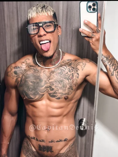 Photo of model @capitandennis