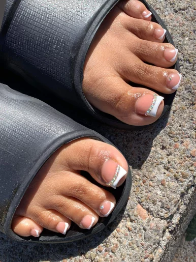 Photo of model @caramelfeetiche