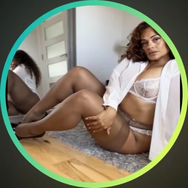 Photo of model @cari_cortes