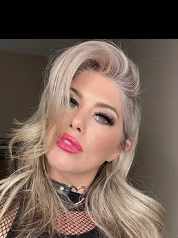 Photo of model @carissamontgomery