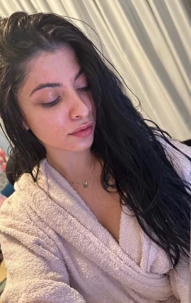 Photo of model @carolinexxx