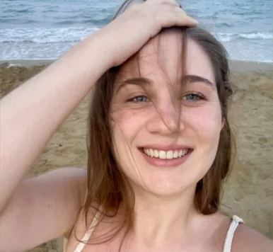 Photo of model @carrrrrrolineee