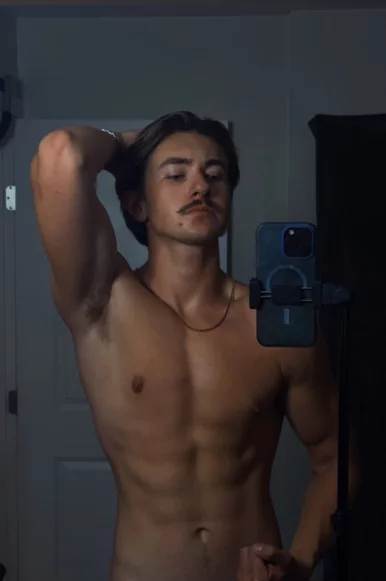 Photo of model @cashgodleo