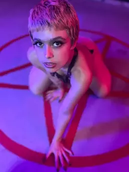 Photo of model @catniptoy420