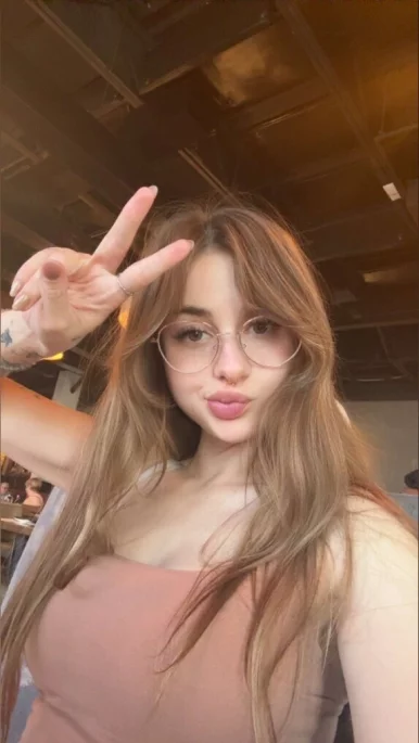 Photo of model @cecegoll