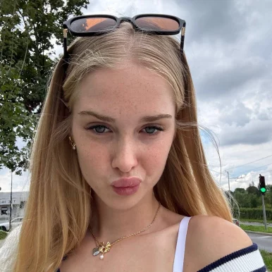 Photo of model @celinexren