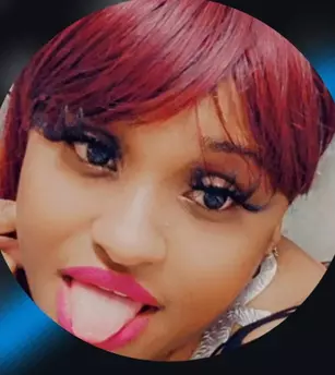 Photo of model @charlisajones