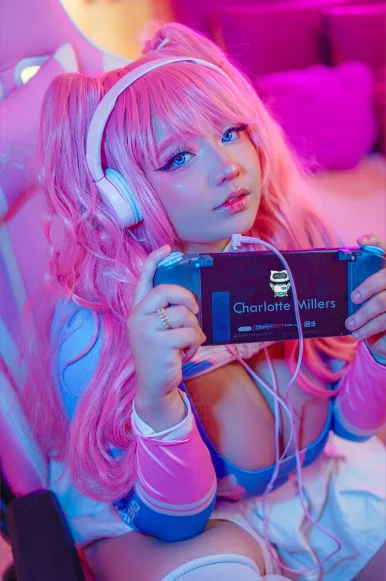 Photo of model @charlottemillerr