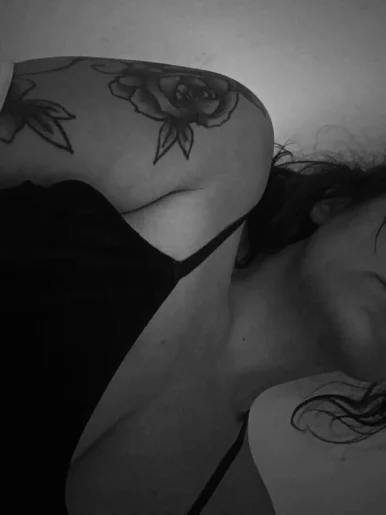 Photo of model @cherry-lips420eng