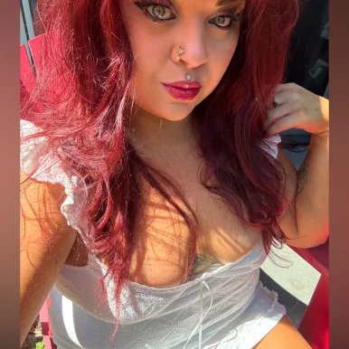 Photo of model @cherrybanshee