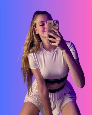 Photo of model @chloe_virgin