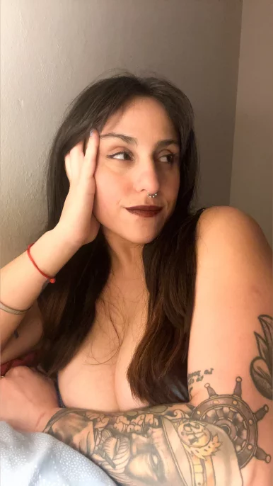 Photo of model @chloevelvet