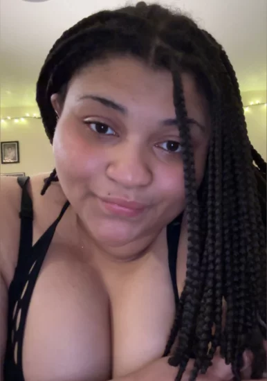 Photo of model @chubbygengargirl