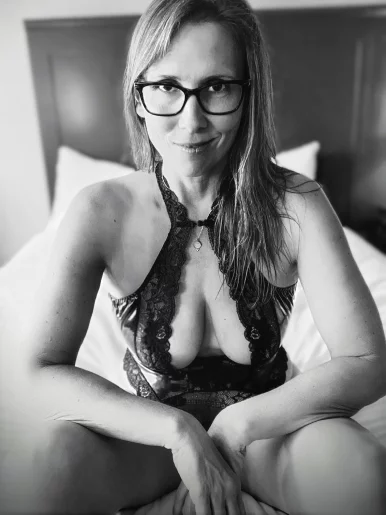 Photo of model @classysexyfundianemarie