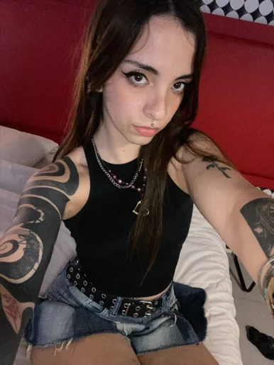 Photo of model @clearlyyclaire