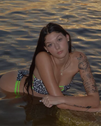 Photo of model @cmfmarie