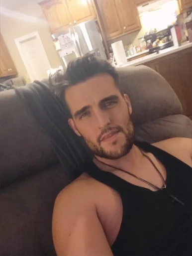 Photo of model @coleyungr07