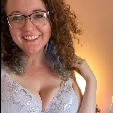 Photo of model @comfykaren