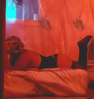 Photo of model @cookienympho27