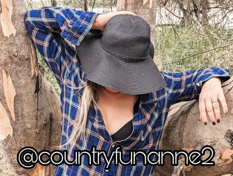 Photo of model @countryfunanne2