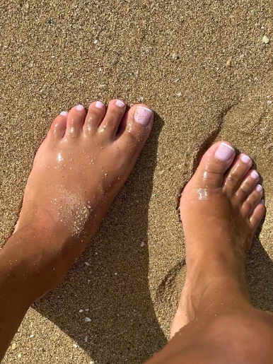 Photo of model @cozeytoes-18