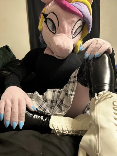 Photo of model @cozyhosts