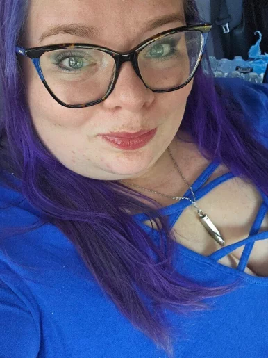 Photo of model @curv3s4daysfree