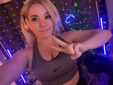 Photo of model @curvyllama