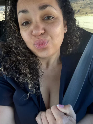 Photo of model @curvyplantqueen