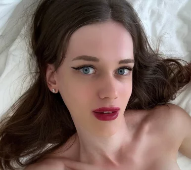 Photo of model @cutepinkunicorn