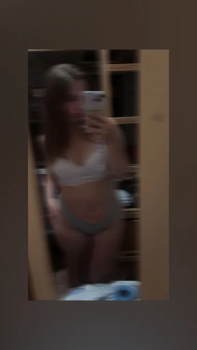 Photo of model @cutiepatootie101