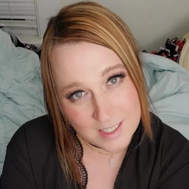 Photo of model @daisydamara