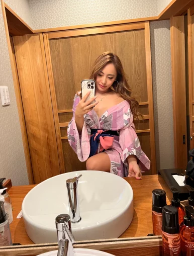 Photo of model @dancer_karenk