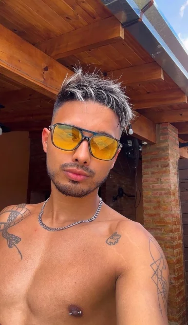 Photo of model @dariogaleanookk