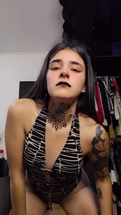 Photo of model @darkgirl.l