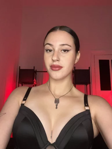 Photo of model @davismegan