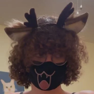 Photo of model @deergirldarling