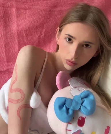 Photo of model @deiadadoll