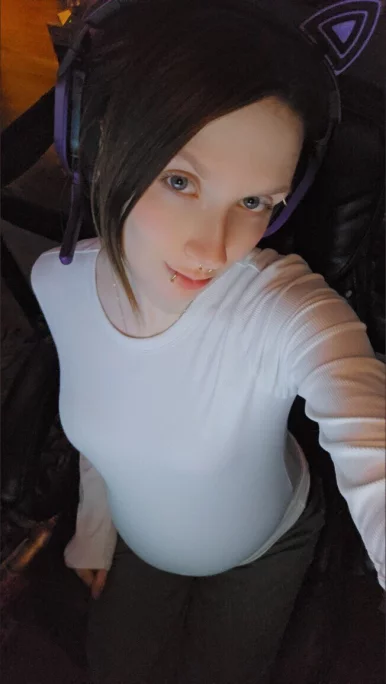 Photo of model @demonkitty728